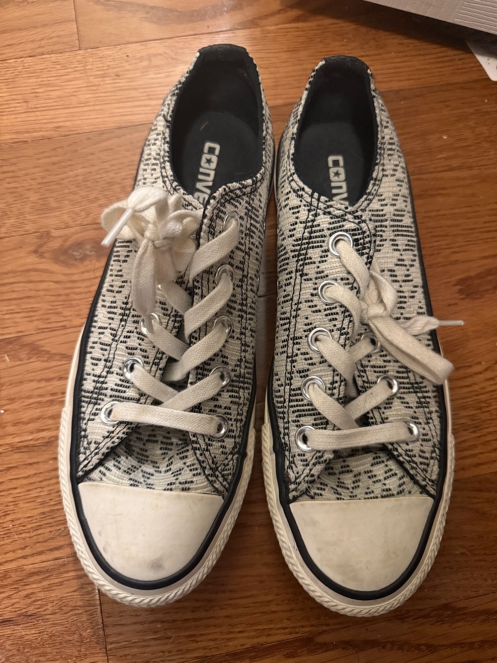 Converse Low Top Sneakers - Black & White Woven